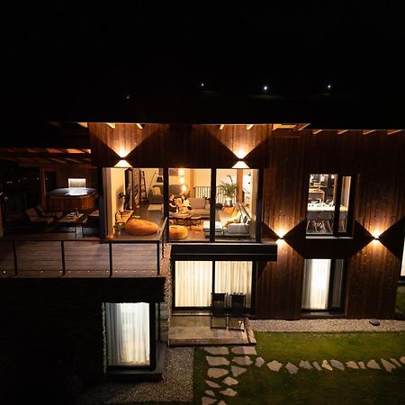 Mountain Lodge Rîşnov Exteriör bild