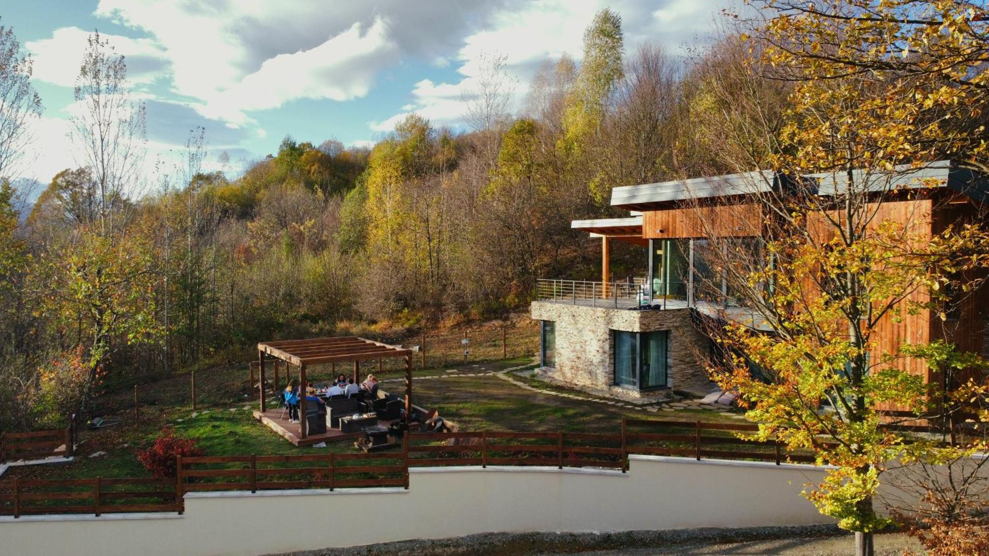 Mountain Lodge Rîşnov Exteriör bild