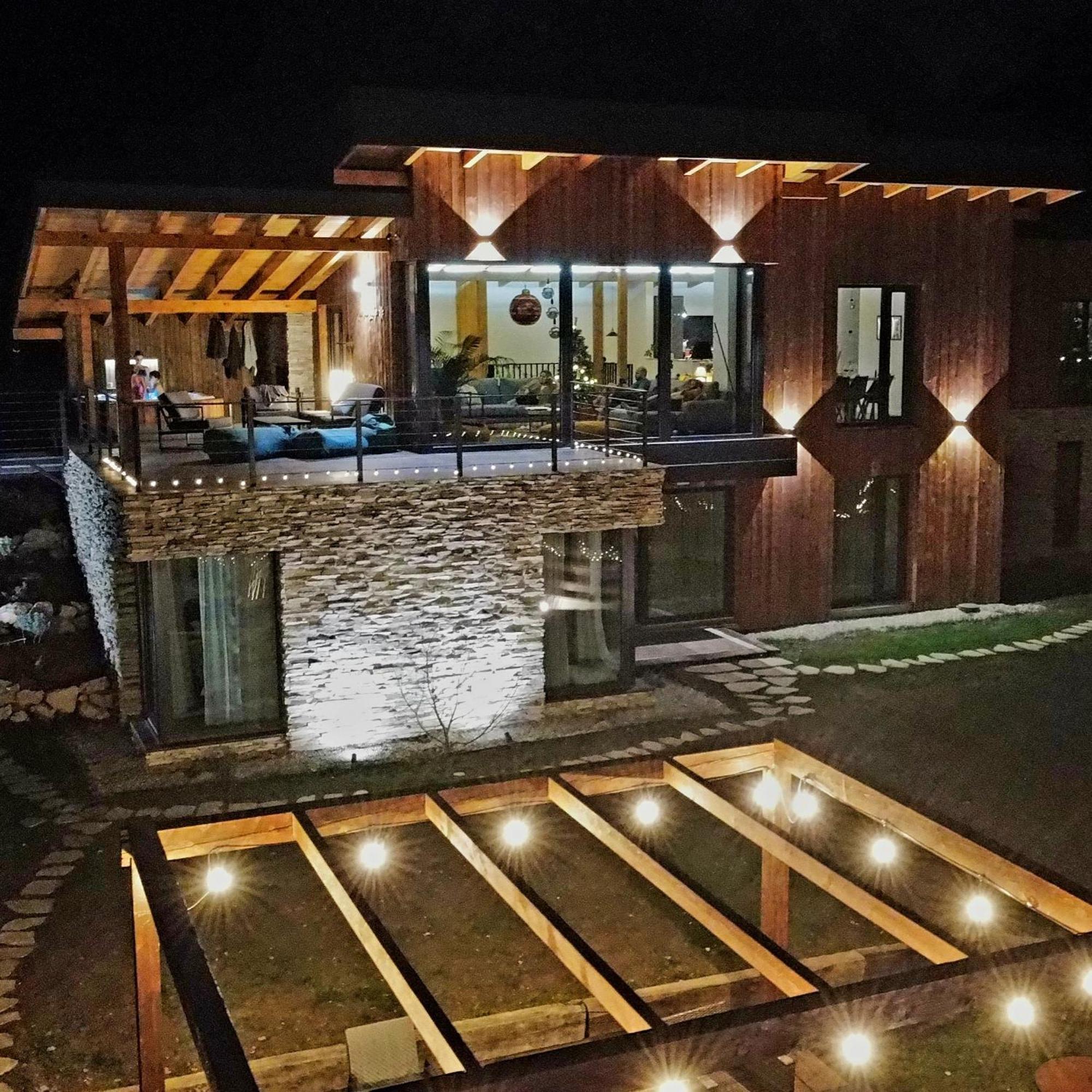 Mountain Lodge Rîşnov Exteriör bild