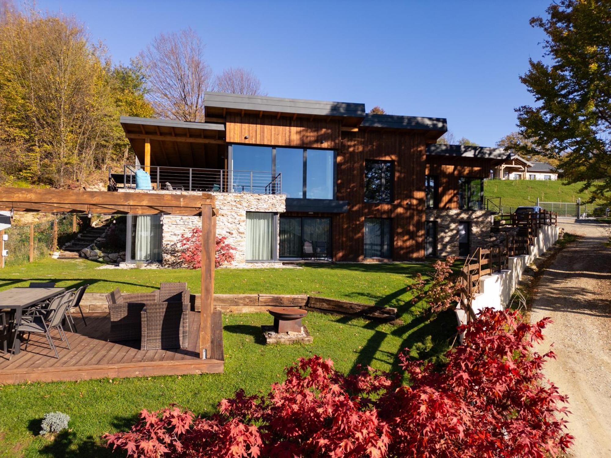 Mountain Lodge Rîşnov Exteriör bild